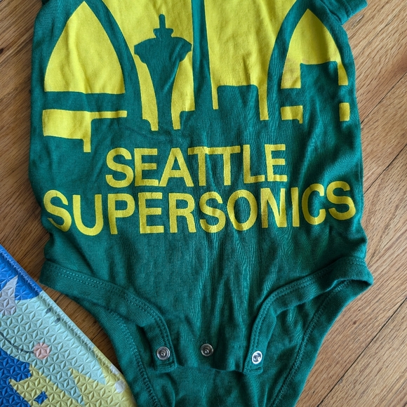Seattle Supersonics baby onesie - Picture 2 of 2